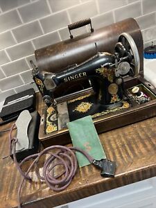 Singer 128 La Vencedora Motorized Sewing Machine With Bentwood Case