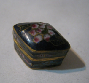 Tiny Mini 20mm 7 8 Chinese Cloisonne Hinged Lid Trapezoid Box W Flowers