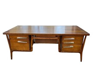 Mid Century Modern Desk Mcm Walnut Danish Style Atomic 1950s Vintage Furniture