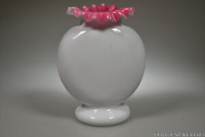 4q 1800 S Pink Cased Slight Jack In Pulpit Crimped Edge Disc Foot Vase 7 H