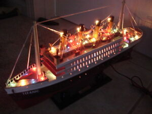 Titanic Wooden Model Cruise Ship With Flashing Light 16 