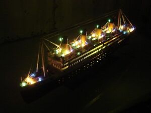 Titanic Wooden Model Cruise Ship W Flashing Light 32 