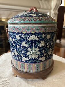 Antique Late 19th Century Qing Dynasty Ceramic Ice Bucket With Lid And Stand