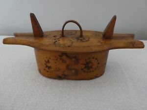  Vintage Wooden Norwegian Folk Art Beautifully Carved Tine Box Small Size 