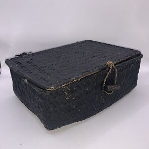 Primative Painted Woven Basket Hinged Lid Wood Toggle Close Vintage Black Woven