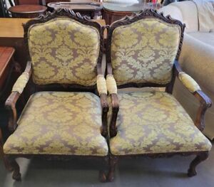 Vintage Victorian Upholstered Wood Carved Chairs In Great Condition