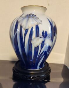 Vintage Fukagawa Porcelain Arita Ware Gold Gilt Cobalt Floral Large Iris Vase 10