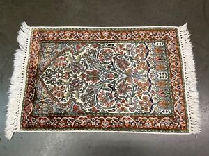 Vintage Hand Knotted Made India Silk Prayer Rug 2 9 5 X 2 W Pad