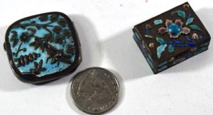 2 Antique Chinese Cloisonne Tiny Round Pill Boxes Brass Colorful Blue Inside
