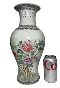 Large Vintage Chinese Famille Rose Vase