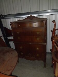 Antique Hepplewhite Style Tall Mahogany Dresser