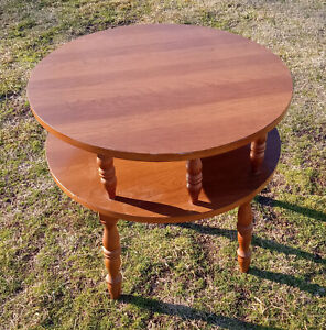 Mid Century Formica Top Round Maple End Table Et563 