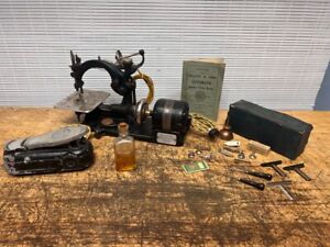 C1900 Willcox Gibbs Noiseless Automatic Sewing Machine Working Attachments