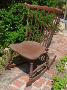 Vintage Oak Early American Style Spindle Rocking Chair Quarter Sawn Tiger P4569