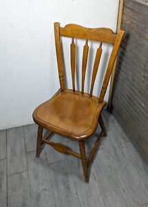 Vintage Whitney Rustic Country Maple Wood Windsor Arrow Thumb Back Spindle Chair