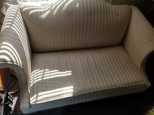 Ethan Allen Camelback Loveseat Pre Owned Some Small Blemishes 57 Long Nice
