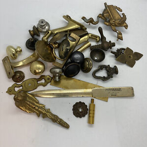 3 Pounds Miscellaneous Antique Door Knobs Hardware Mostly Brass Non Magnetic 