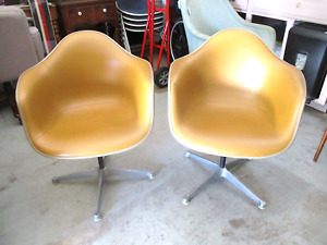 Pair 1970 Charles Eames For Herman Miller Upholstered Shell Armchairs Chair Mcm
