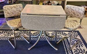 1950s Mid Century Honeymooners Formica Table Drop Leaf W 2 Chairs Vintage Pearl