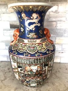 Chinese Famille Noir Porcelain Urn Vase Foo Dog Handles Signed