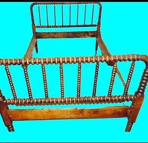 Antique Solid Mahogany Heirloom Spindle Spool Bed Jenny Lind
