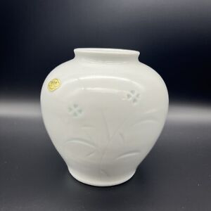 Vintage Japanese Arita White Etched Vase Signed Original Sticker
