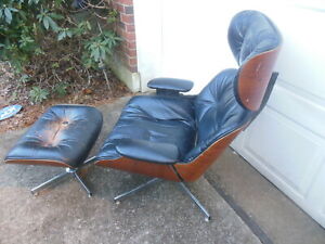 Vintage Mid Modern Mcm Selig Eames Style Chair Black Leather Walnut
