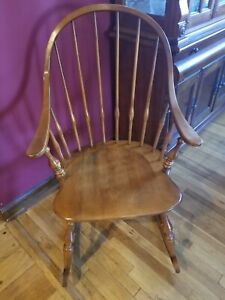 Vintage Ethan Allen Circa 1776 Solid Maple Windsor Ricing Chair 18 9710