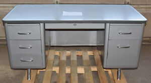 Local Pickup Only Grey All Steel Tanker Desk 6 Drawer 60 X 30 Top 29 1 4 Tall