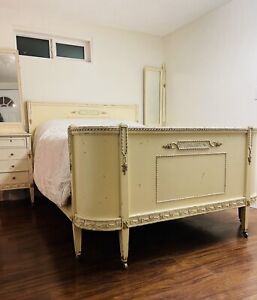 Vintage Bed Set