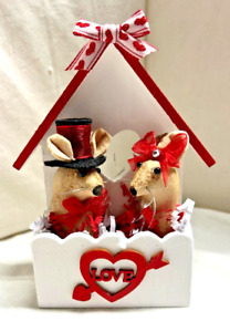 Valentine Primitive Farmhouse Mice Love