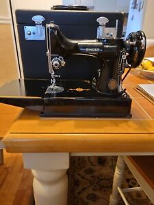 Vintage Singer Sewing Machine Model 128 La Vencedora Design