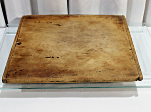 Antique Primitive Early America Wood Cutting Bread Board 12 75 X 11 75 