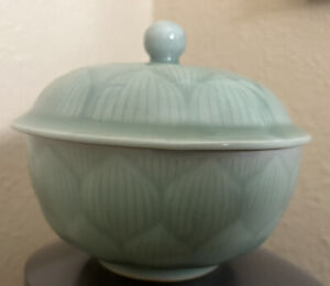 Celadon Green Pottery Bowl With Lid From China 5 5 Diameter Artichoke Lotus