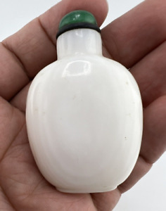 Gorgeous Antique Chinese White Agate Snuff Bottle