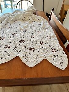 76 X76 Beautiful Vintage Hand Crocheted Bed Spread Coverlet Full Queen Heavy 