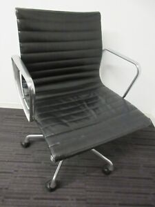 Genuine Herman Miller Eames Aluminum Group Management Chair In Black Leather