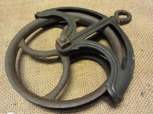 Vintage Cast Iron Well Pulley Antique Old Farm Wheel Barn Steampunk 10694
