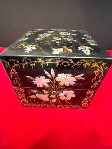 Antq Paper Mache Chinoiserie Mother Pearl Inlay Painted 5 Tall Floral Box