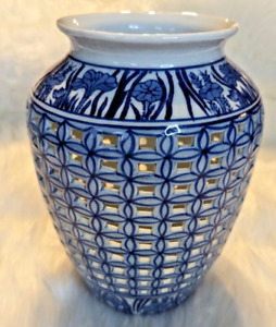 Large De Chang Tao Ci Blue White Floral Porcelain Vase Scallop Pierced Holes