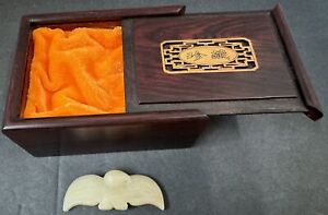 Vintage Chinese White Jade Carved Eagle Pendant In Mahogany Red Wood Jewelry Box
