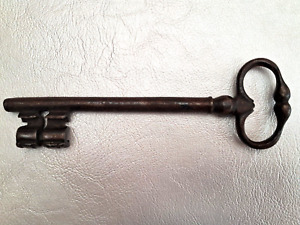Antique Skeleton Key 1700 Early 1800 S French Frog Legs Very Large 6 3 4 