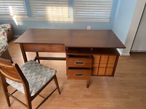 Vintage Mid Century Modern Hooker Desk Mainline Model With Matching Chair