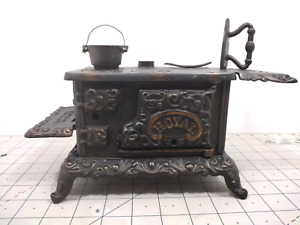 Royal Miniature Woodburning Stove Cook Pot Lifter Iron Toy Salesman Sample