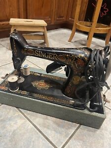 Singer Sewing Machine With Case Working Antique Vintage Portable Electric