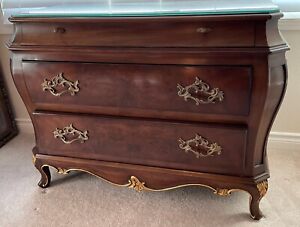 Karges French Provincial Louis Xv Carved Bombay Chest
