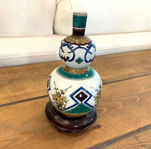 Japanese Vintage Daisho Imari Kutani Kacho Mon Vase Or Tokkuri Sake Bottle