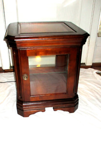 Gorgeous French Provincial Walnut China Cabinet Curio Display Lighted Vintage