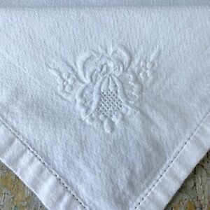 1 Single Vintage French Napkin Floral Embroidery White Linen 1920s 1930s Farmho