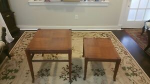 A Pair Of Vintage Henredon Fine Furniture End Tables 957